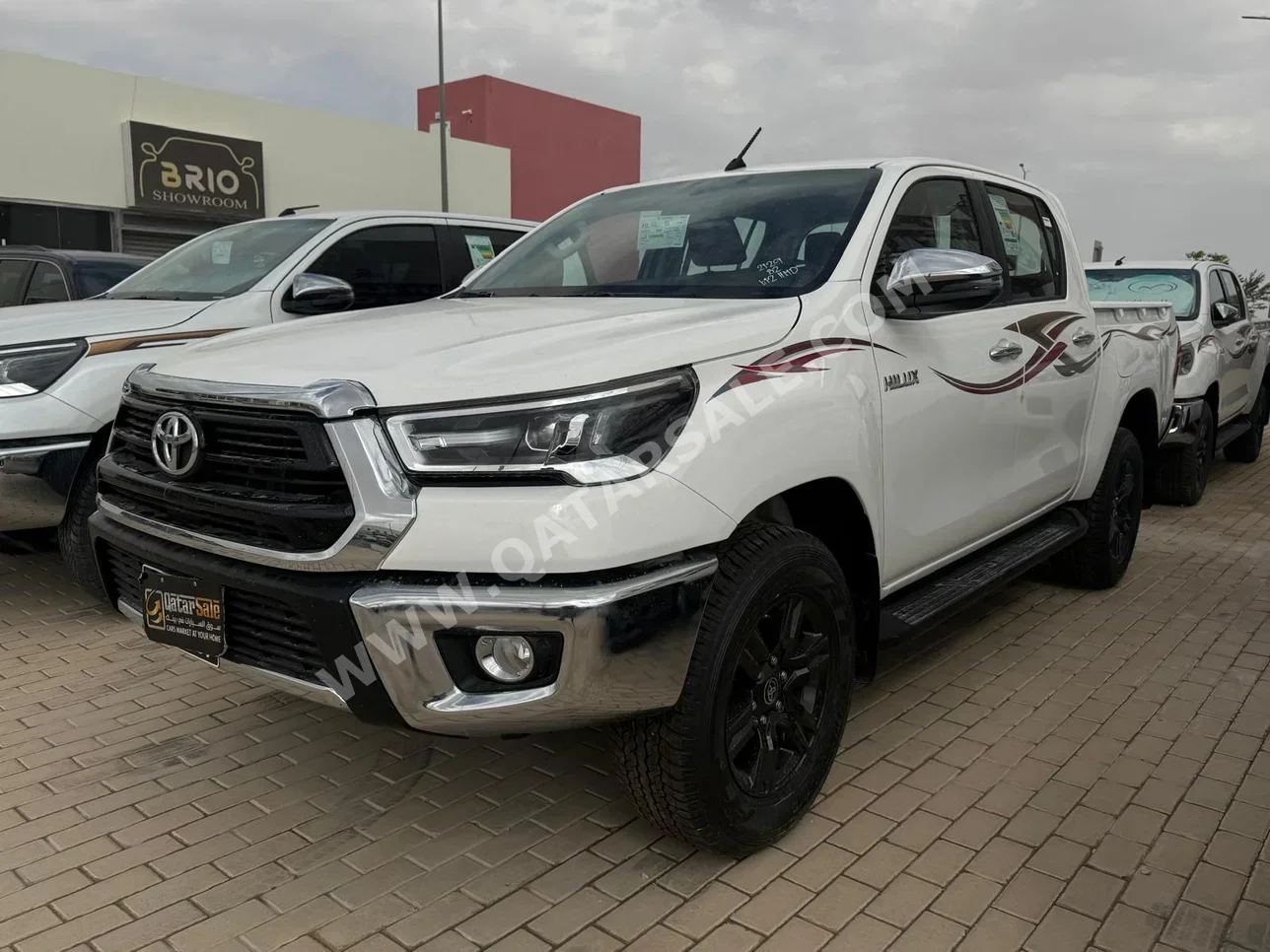 Toyota  Hilux  SR5  2026  Automatic  0 Km  4 Cylinder  Four Wheel Drive (4WD)  Pick Up  White  With Warranty