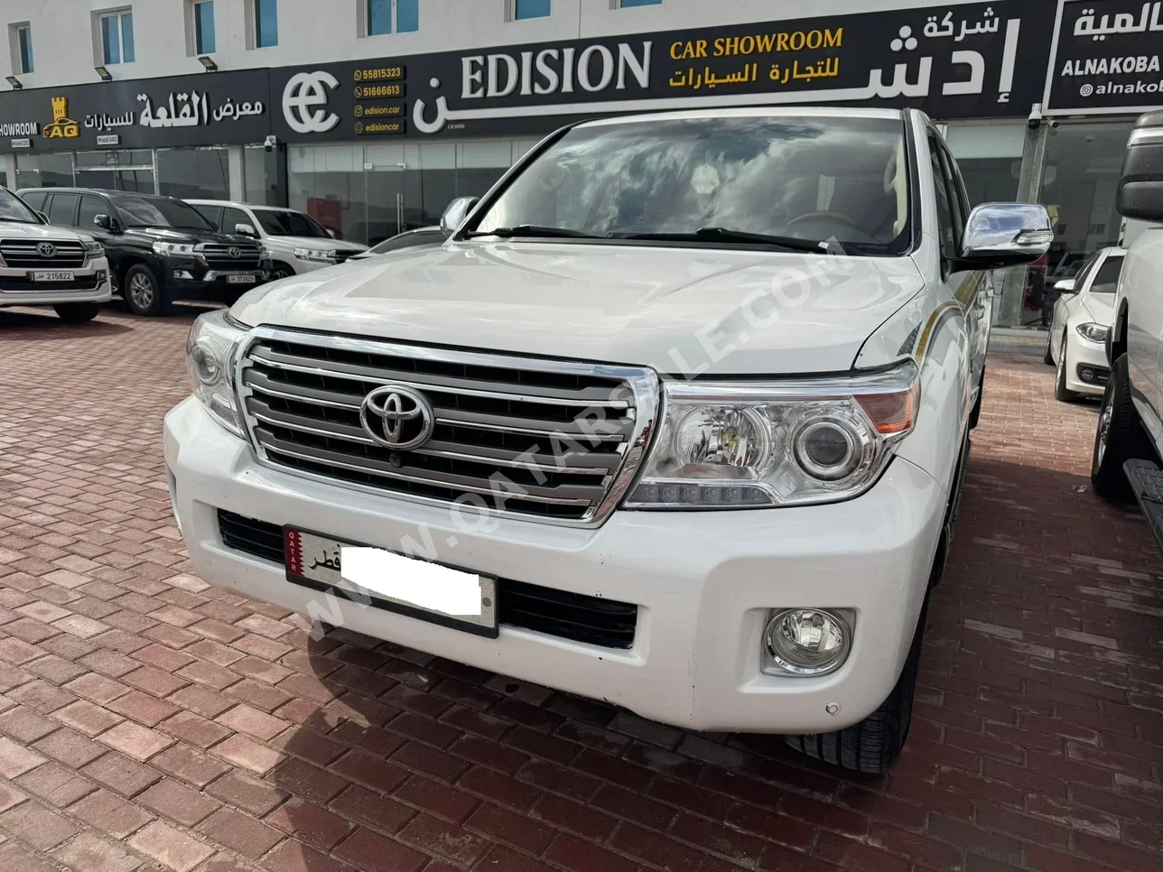 تويوتا  لاند كروزر  في اكس ار  2013  اوتوماتيك  360,000 كم  8 سلندر  دفع رباعي  اس يو في  أبيض