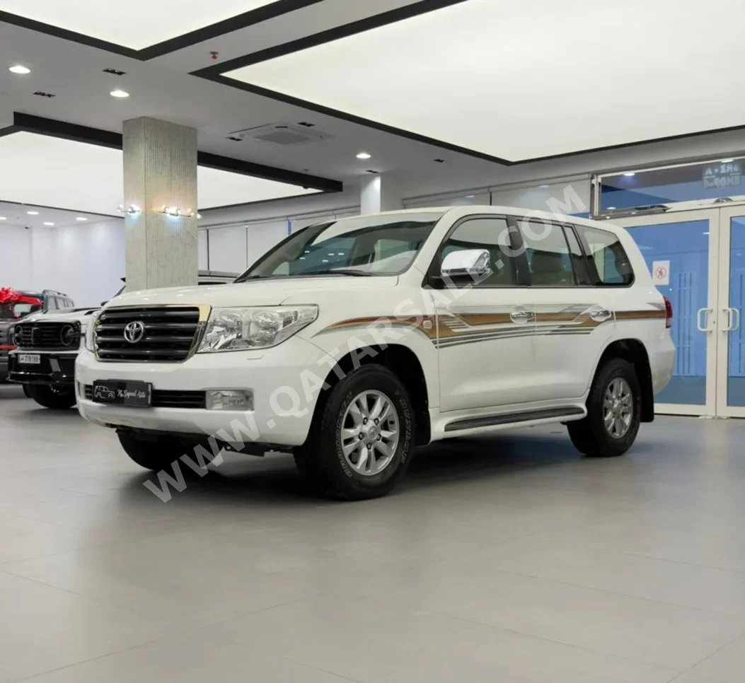 تويوتا  لاند كروزر  جي اكس ار  2009  اوتوماتيك  380,000 كم  8 سلندر  دفع رباعي  اس يو في  أبيض