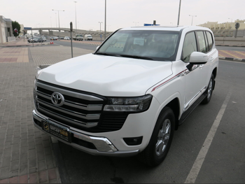 تويوتا  لاند كروزر  جي اكس ار  2026  اوتوماتيك  0 كم  6 سلندر  دفع رباعي  اس يو في  أبيض  تحت الضمان