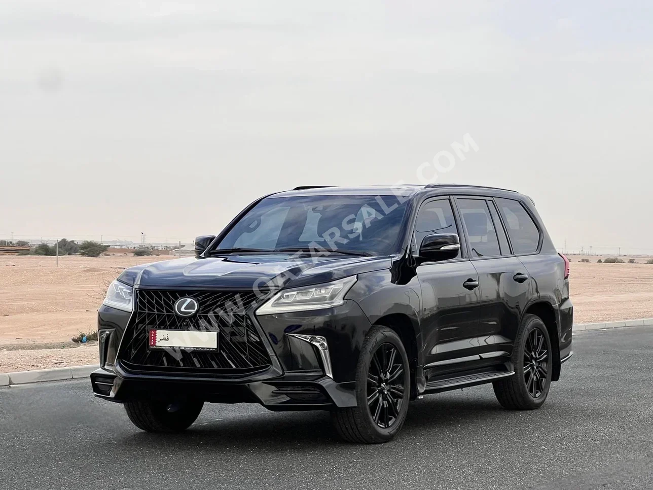 لكزس ال اكس 570 2016 اوتوماتيك 193,000 كم 8 سلندر دفع رباعي اس يو في أسود