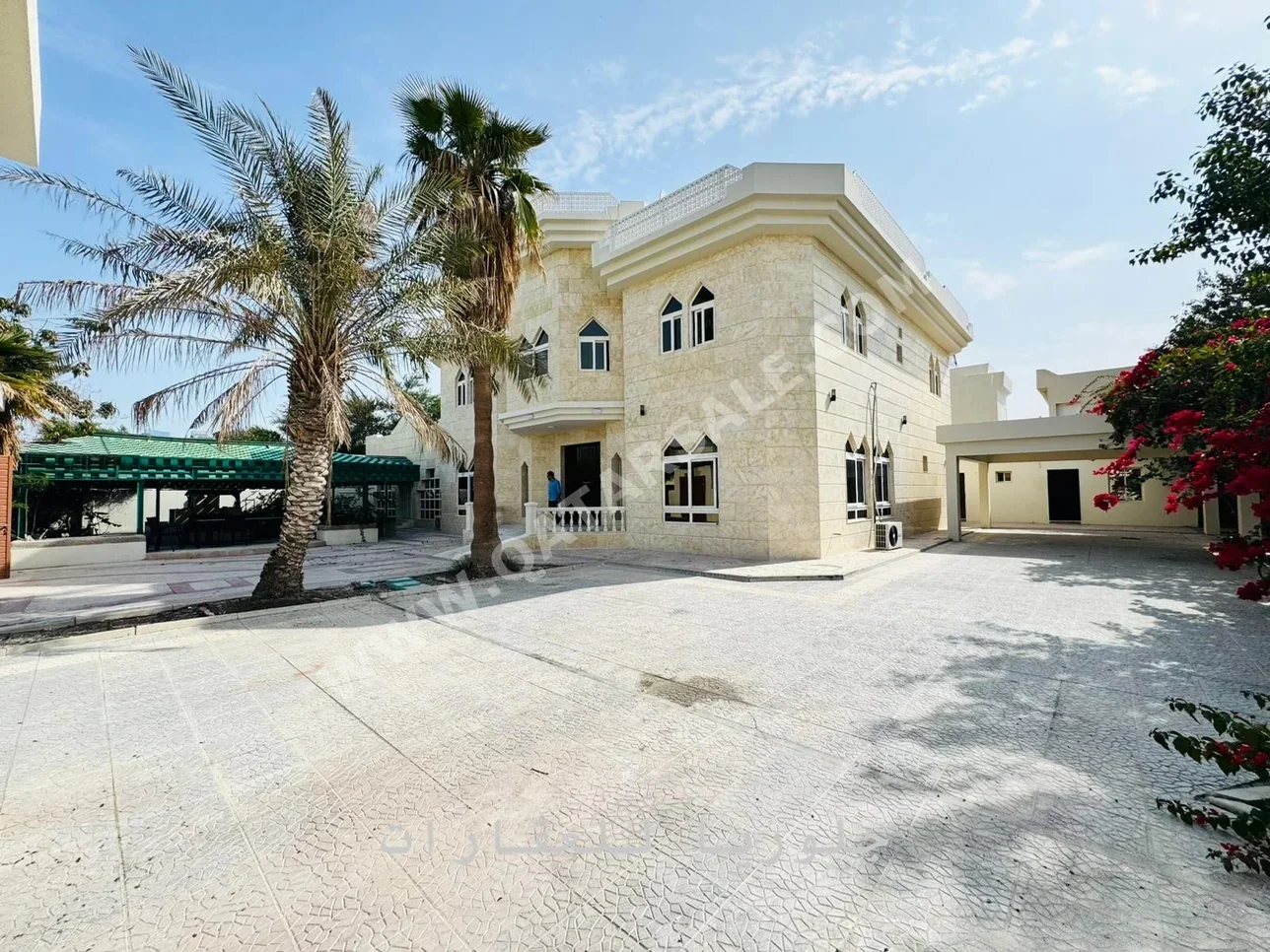 سكن عائلي - غير مفروشة - الدوحة - الدفنة - 4 غرف نوم