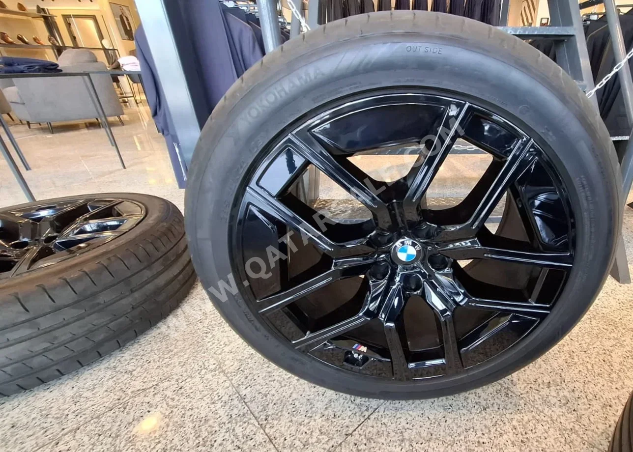 رنقات العجلات بي ام دبليو  الألومنيوم \  20 بوصة  أسود  الفئة السابعة  4  5  مع التسليم