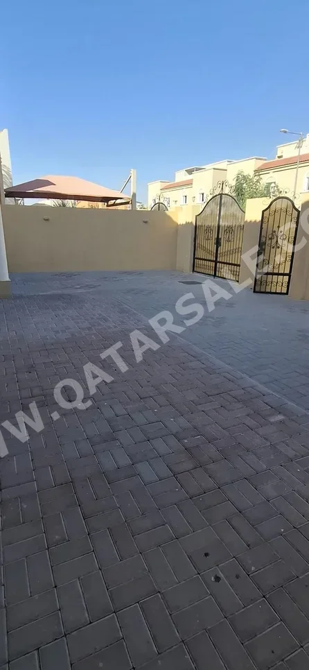 سكن عائلي - غير مفروشة - الدوحة - الثمامة - 4 غرف نوم