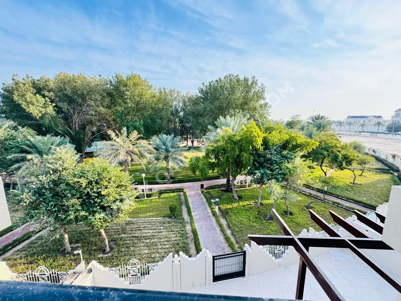 سكن عائلي  - غير مفروشة  - الدوحة  - غرب خليج لاغون  - 5 غرف نوم