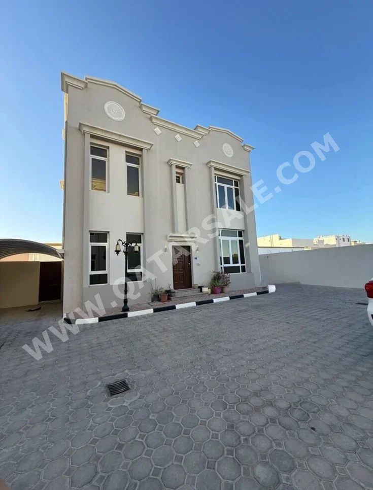 مُجَمَّع  - غير مفروشة  - أم صلال  - أم عبيرية  - 6 غرف نوم