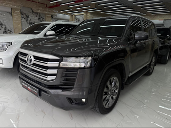 Toyota  Land Cruiser  GXR Twin Turbo  2022  Automatic  113,000 Km  6 Cylinder  Four Wheel Drive (4WD)  SUV  Gray