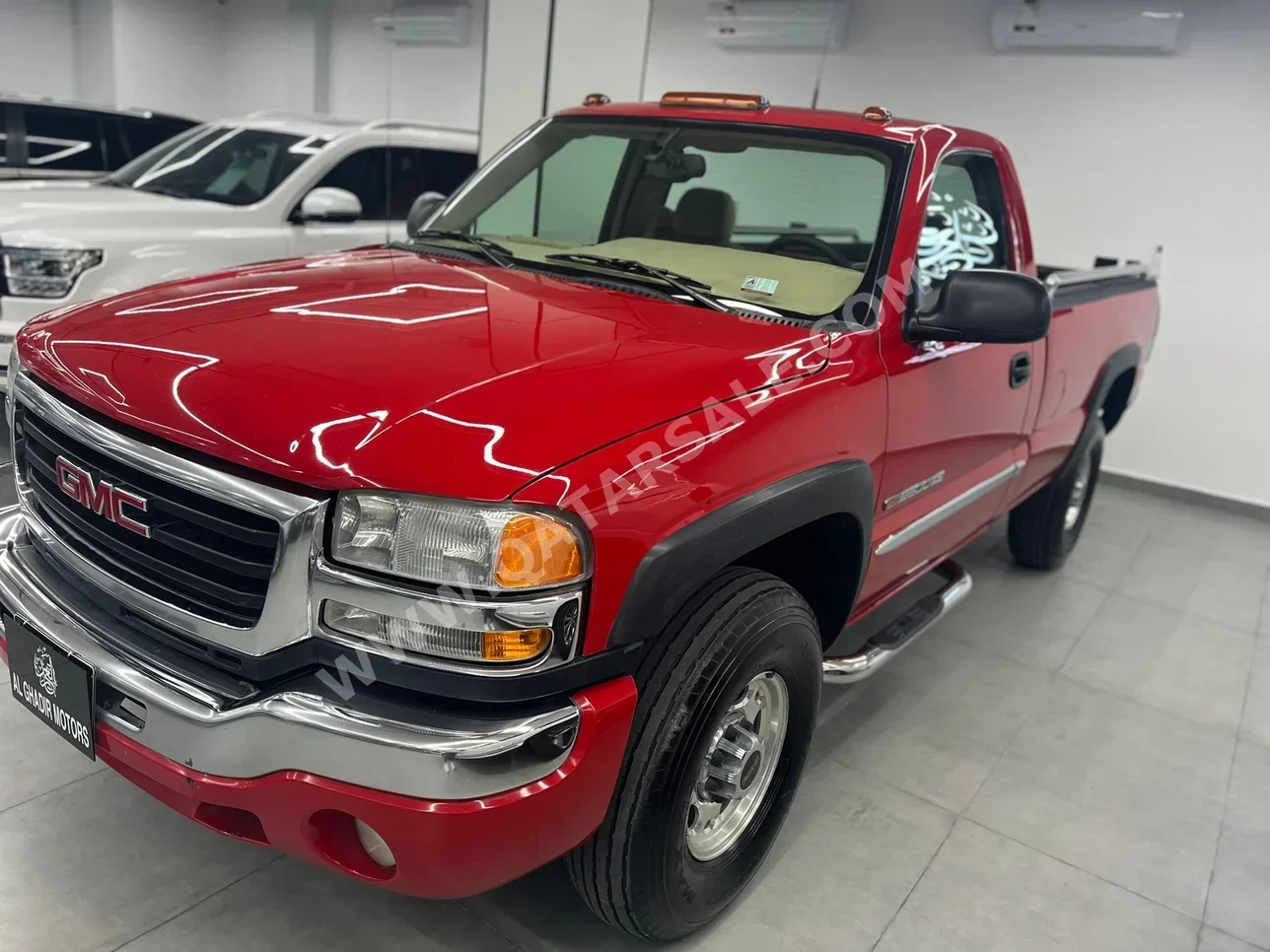 GMC Sierra 2500 HD 2004 Automatic 53,000 Km 8 Cylinder Four Wheel Drive (4WD) Pick Up Red