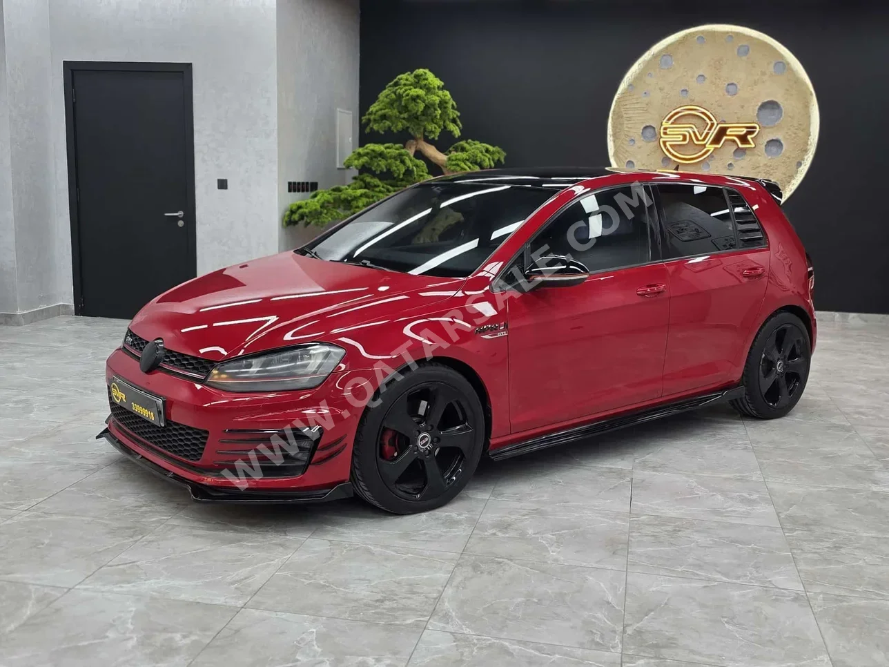 فوكس واغن  غولف  جي تي اي  2015  اوتوماتيك  90,000 كم  4 سلندر  سحب امامي  هاتشباك  أحمر