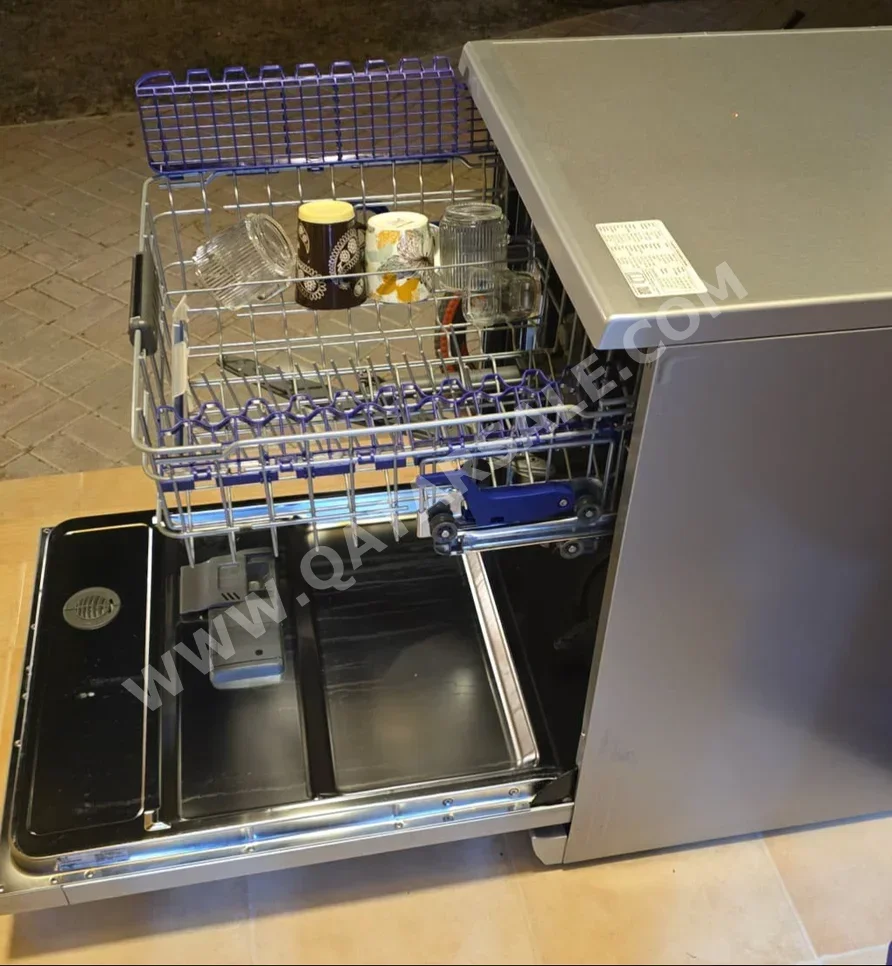 غسالات صحون - تقليدية قائمة بذاتها  - ال جي  - فضة