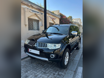 Mitsubishi  Pajero  Sport  2010  Automatic  255,000 Km  6 Cylinder  Four Wheel Drive (4WD)  SUV  Black