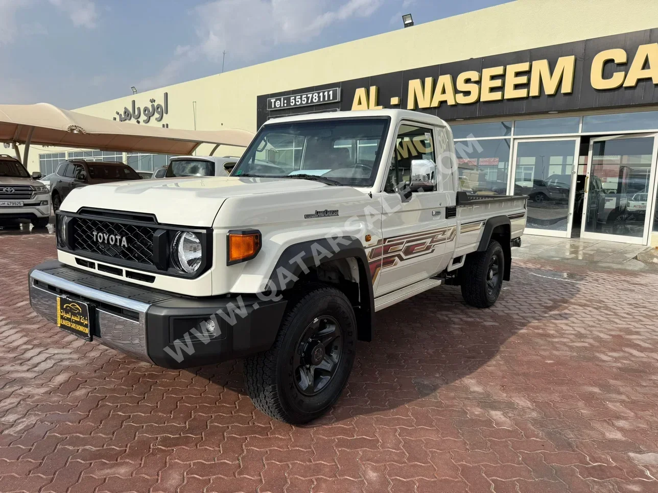 تويوتا  لاند كروزر  ال اكس  2025  اوتوماتيك  6,000 كم  6 سلندر  دفع رباعي  بيكب  أبيض