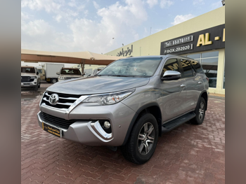 Toyota  Fortuner  2020  Automatic  96,000 Km  4 Cylinder  Four Wheel Drive (4WD)  SUV  Silver