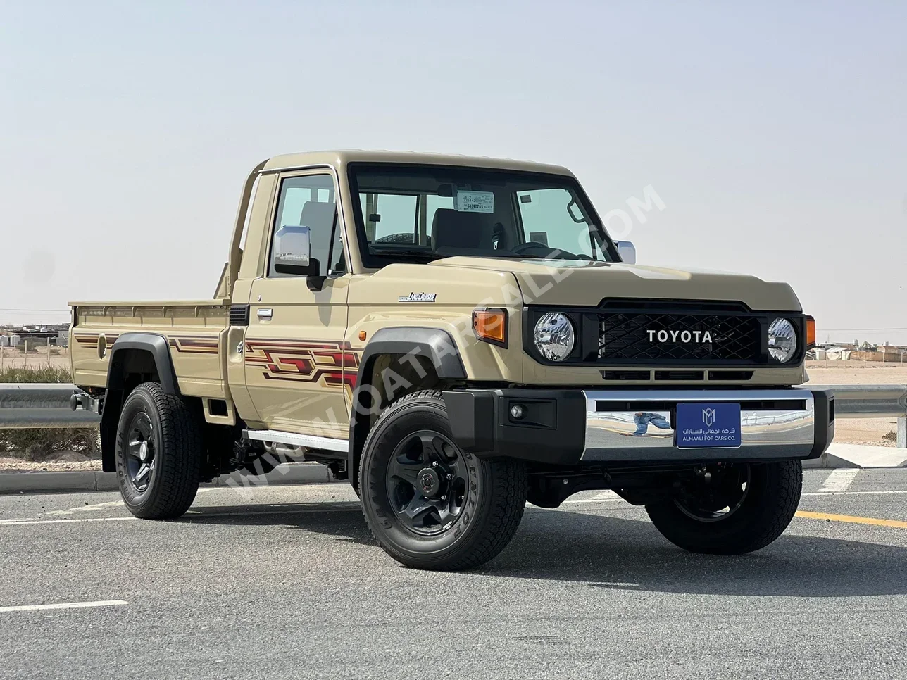 تويوتا  لاند كروزر  ال اكس  2025  عادي  0 كم  6 سلندر  دفع رباعي  بيكب  بيج  تحت الضمان