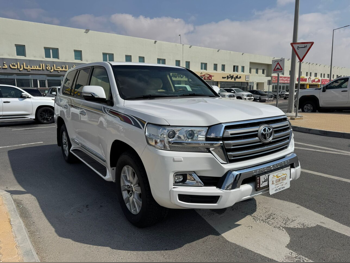تويوتا  لاند كروزر  جي اكس ار  2017  اوتوماتيك  233,000 كم  8 سلندر  دفع رباعي  اس يو في  أبيض