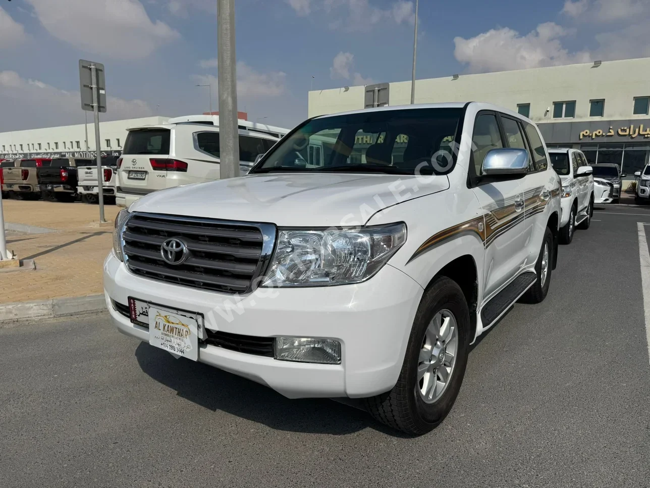 تويوتا  لاند كروزر  جي اكس ار  2008  اوتوماتيك  483,000 كم  8 سلندر  دفع رباعي  اس يو في  أبيض
