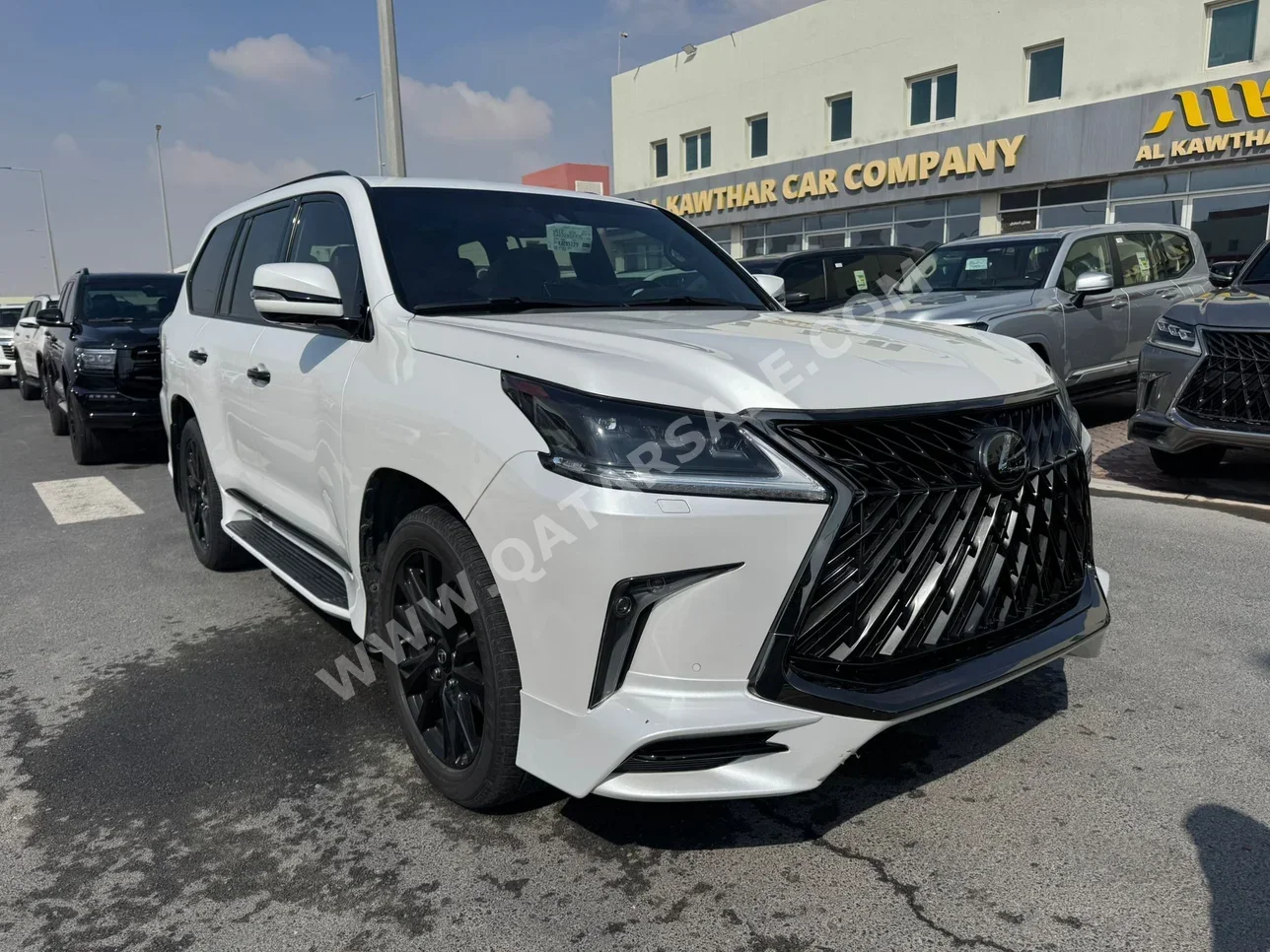 لكزس  ال اكس  570 اس بلاك ايديشن  2019  اوتوماتيك  50,000 كم  8 سلندر  دفع رباعي  اس يو في  أبيض