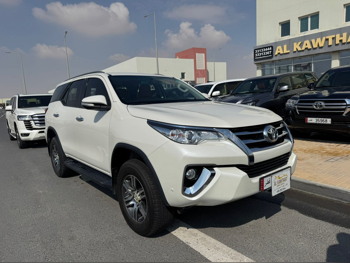 تويوتا  فورشنر  2017  اوتوماتيك  92,000 كم  6 سلندر  دفع رباعي  اس يو في  أبيض