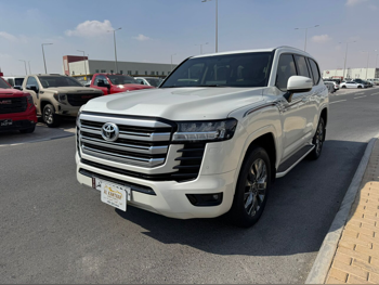 تويوتا  لاند كروزر  جي اكس ار توين توربو  2022  اوتوماتيك  46,000 كم  6 سلندر  دفع رباعي  اس يو في  أبيض
