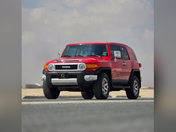 تويوتا  إف جي كروزر  2020  اوتوماتيك  120,000 كم  6 سلندر  دفع رباعي  اس يو في  أحمر