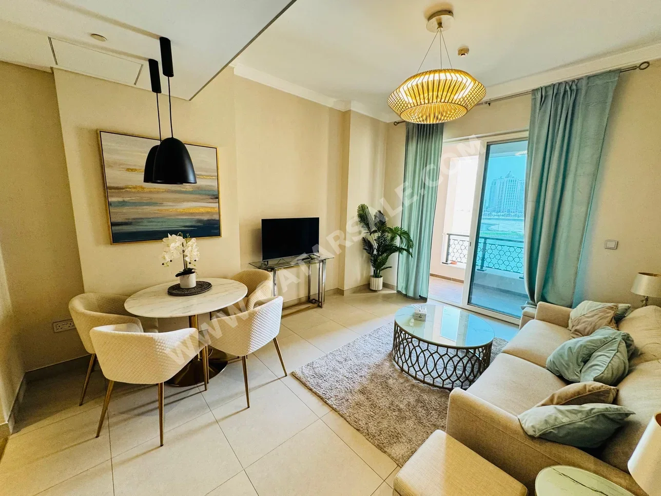 1 غرف نوم  شقة  للبيع  في الدوحة -  اللؤلؤة  مفروشة بالكامل