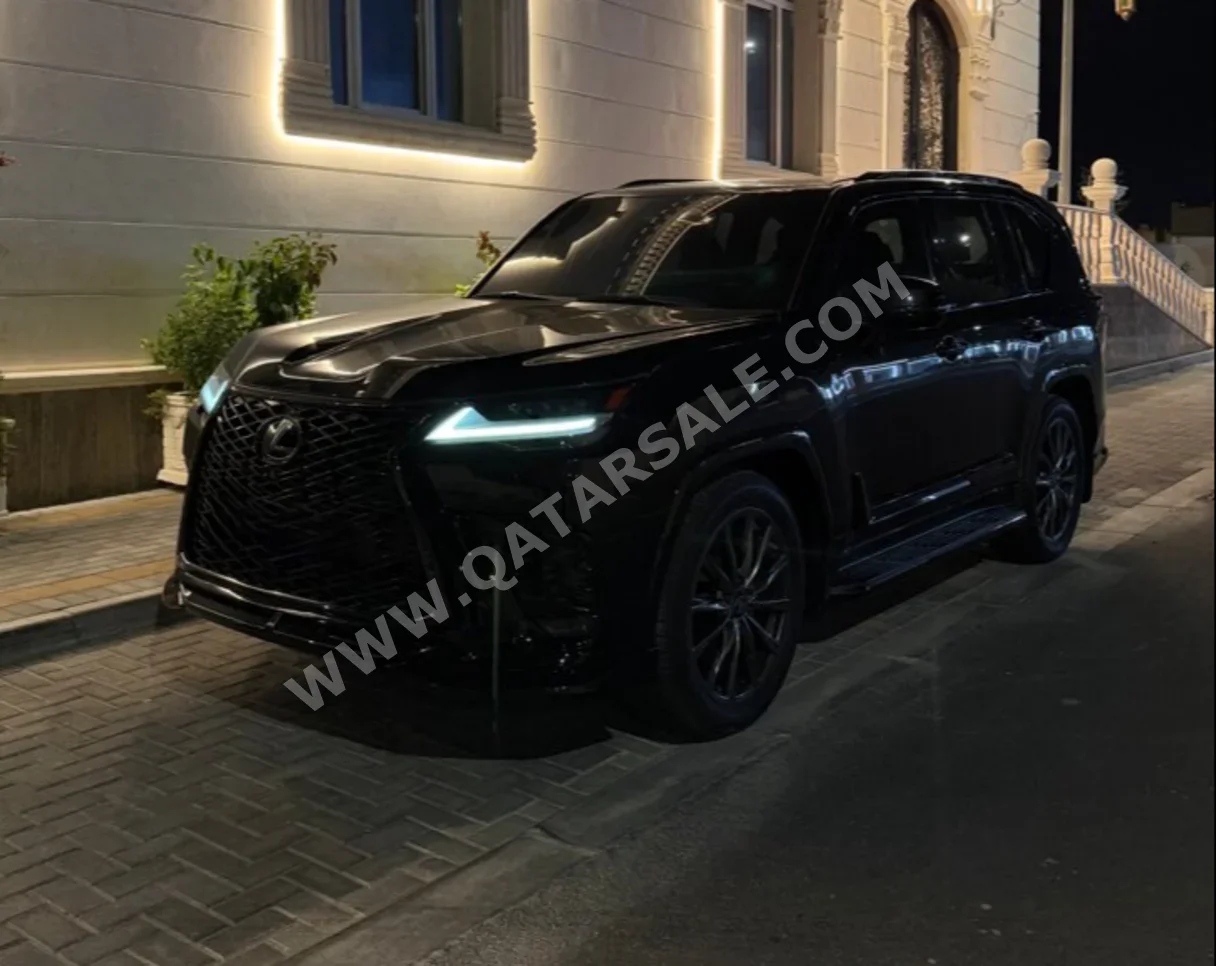 لكزس ال اكس 600 اف سبورت 2022 اوتوماتيك 97,000 كم 6 سلندر دفع رباعي اس يو في أسود تحت الضمان