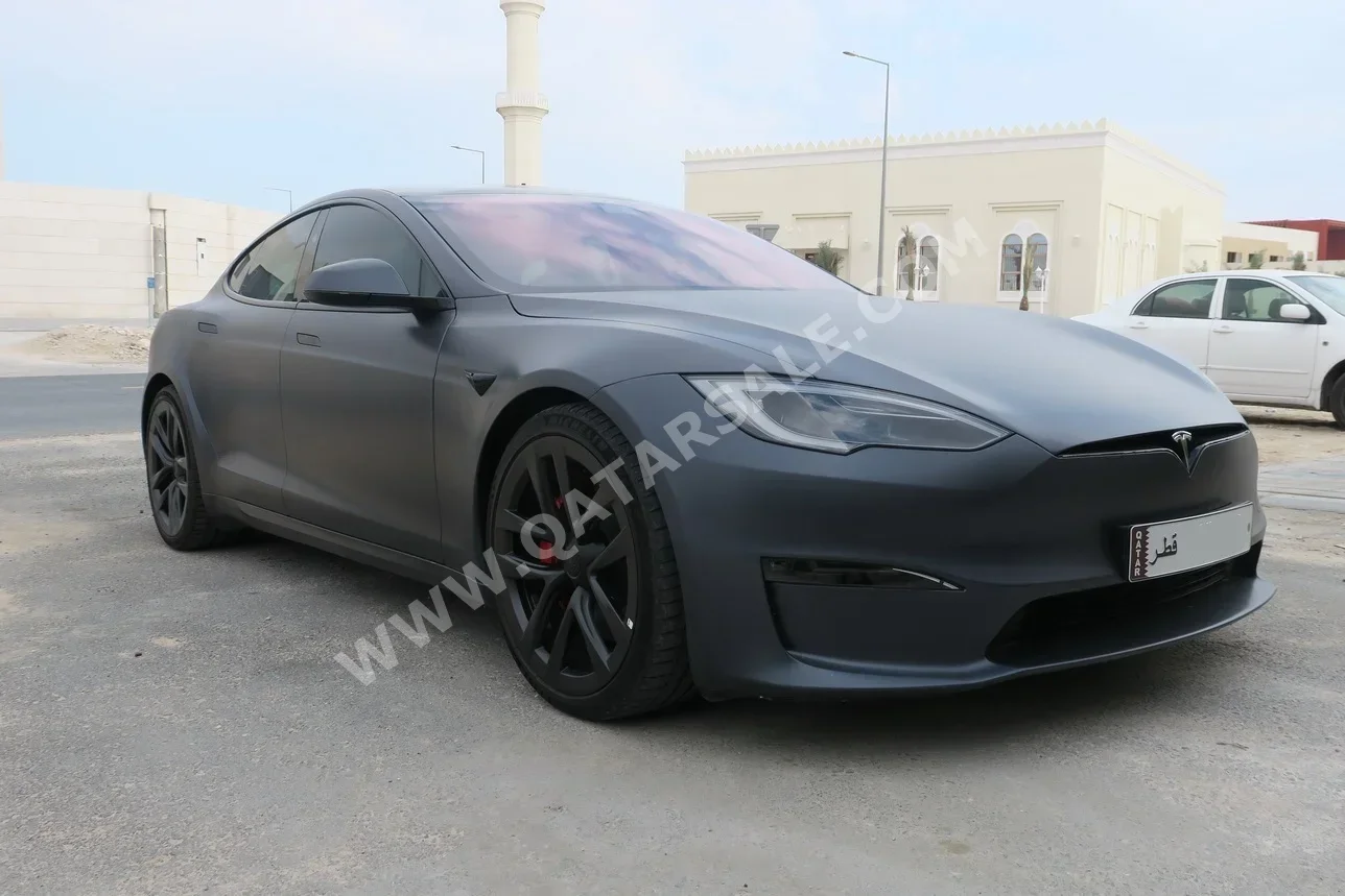 تسلا مودل اس بلايد 2023 اوتوماتيك 15,000 كم 0 سلندر دفع كلي مستمر سيدان رمادي مطفي تحت الضمان