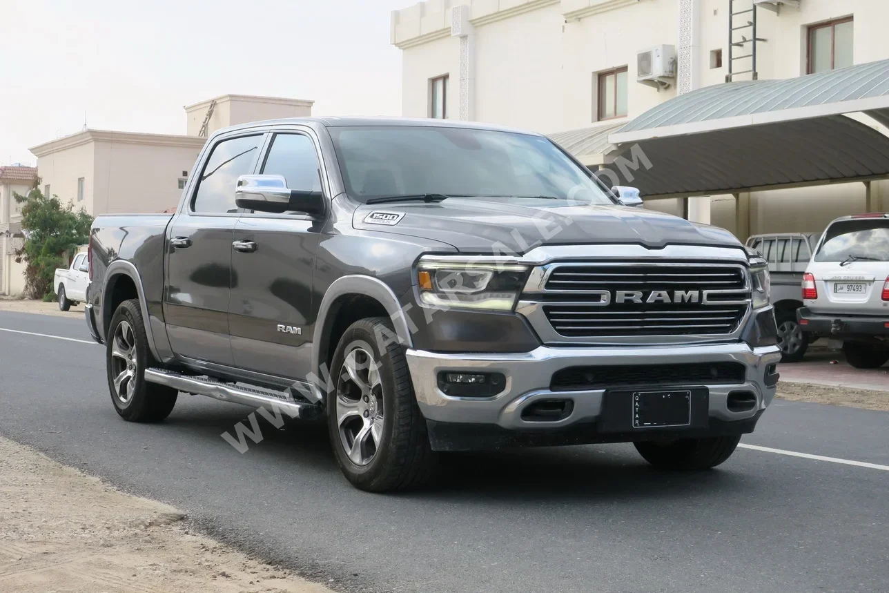 Dodge  Ram  laramie  2019  Automatic  186,000 Km  8 Cylinder  Four Wheel Drive (4WD)  Pick Up  Gray
