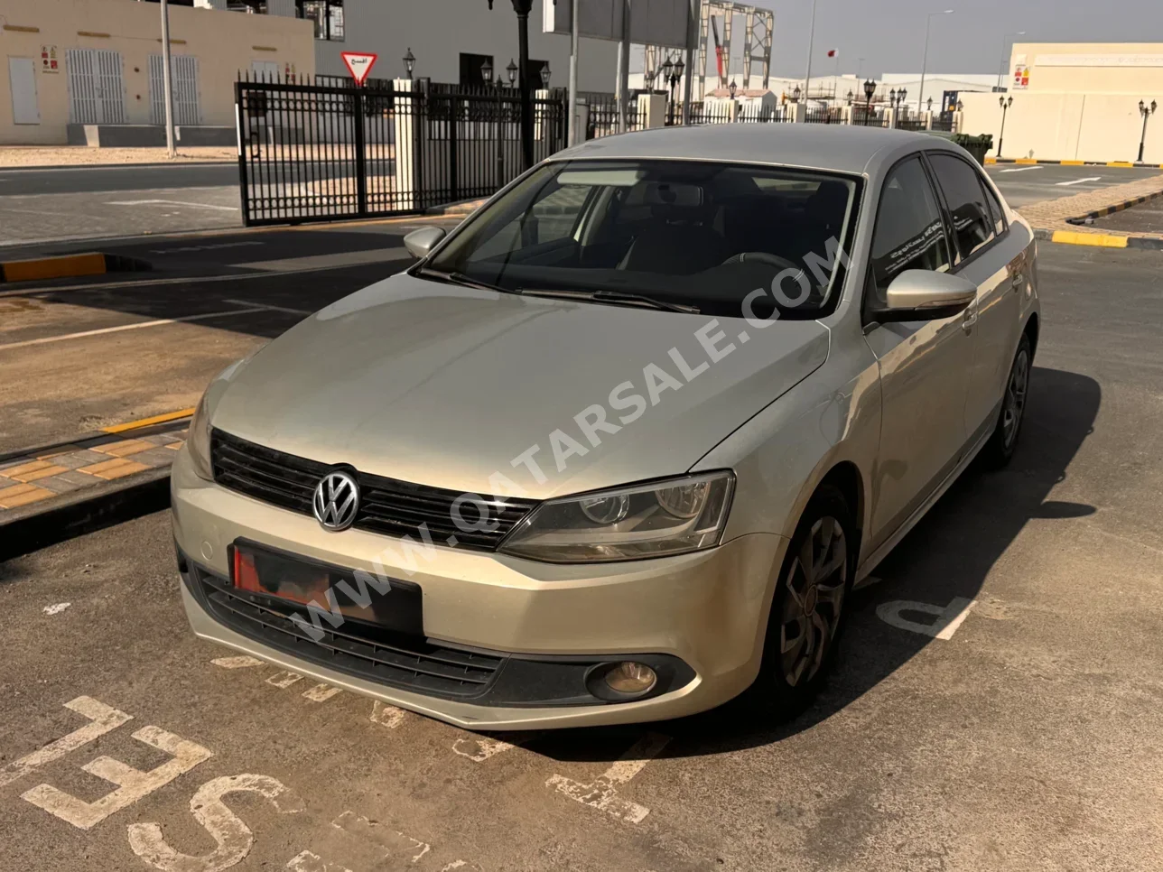Volkswagen  Jetta  2012  Automatic  213,000 Km  4 Cylinder  Sedan  Gold