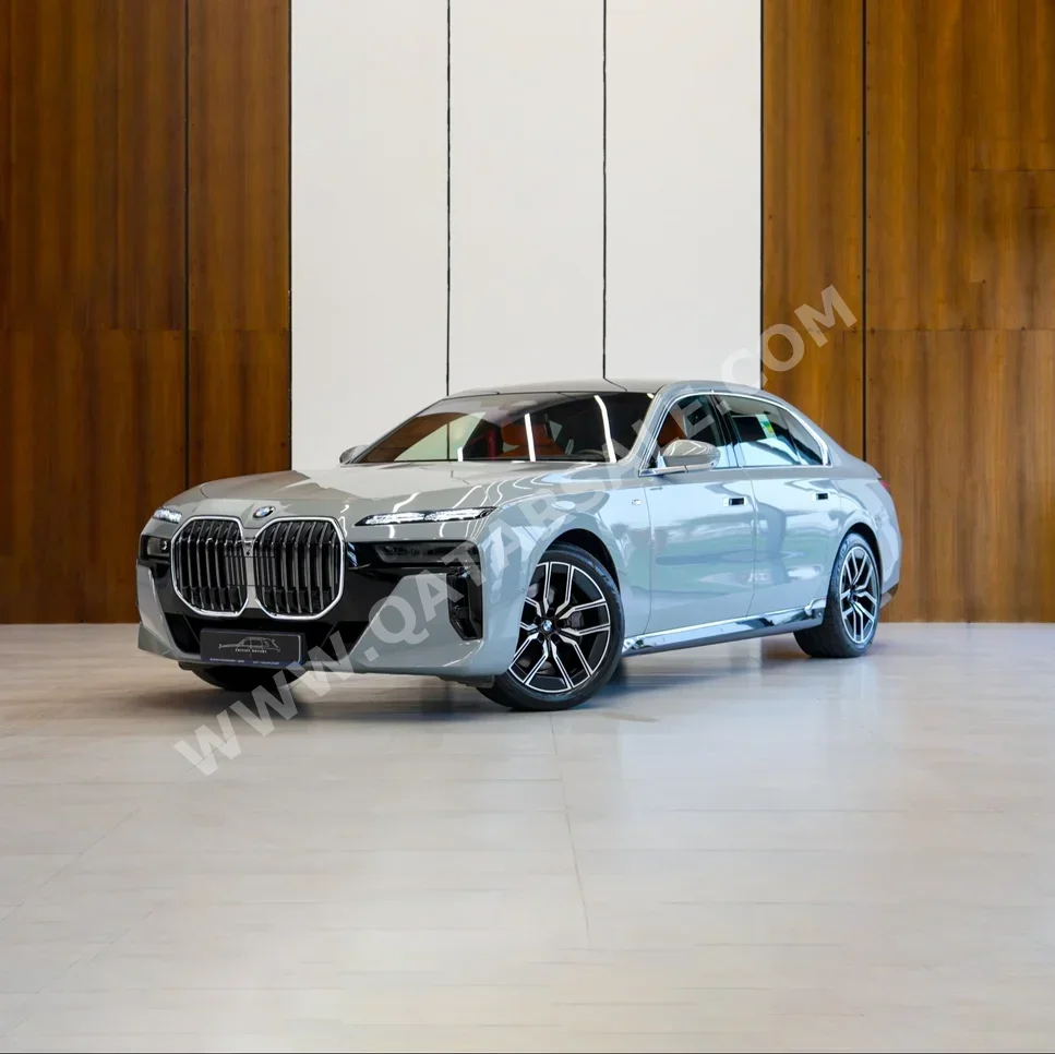 BMW  7-Series  740 Li  2023  Automatic  59,000 Km  6 Cylinder  Rear Wheel Drive (RWD)  Sedan  Gray  With Warranty