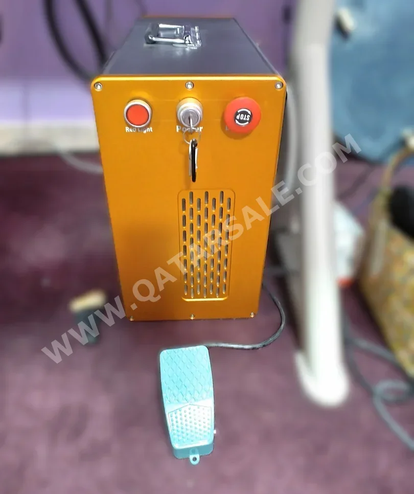 أدوات كهربائية وأدوات يدوية