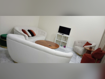 الأرائك والكنب والكراسي