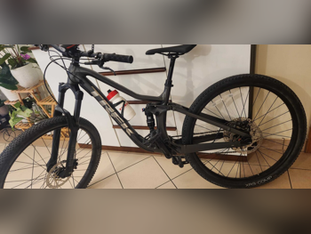 دراجة جبلية  - تريك بايكس  - صغير (15-17 بوصة)  - اللون الرمادي