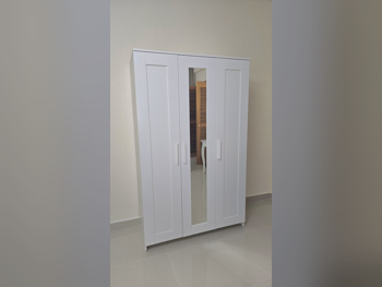 خزائن ودواليب الملابس والزينة - ايكيا  - خزائن  - أبيض