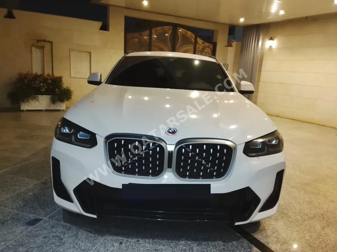 بي ام دبليو الفئة - اكس اكس 4 2022 اوتوماتيك 55,000 كم 4 سلندر دفع رباعي اس يو في أبيض تحت الضمان