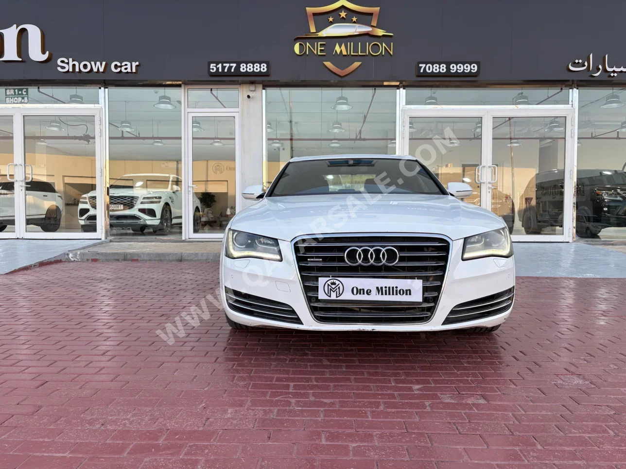 اودي أي 8 أس-لاين 2012 اوتوماتيك 82,000 كم 6 سلندر دفع خلفي سيدان أبيض