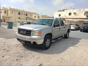 GMC  Sierra  1500  2007  Automatic  280,000 Km  8 Cylinder  Four Wheel Drive (4WD)  Pick Up  Silver