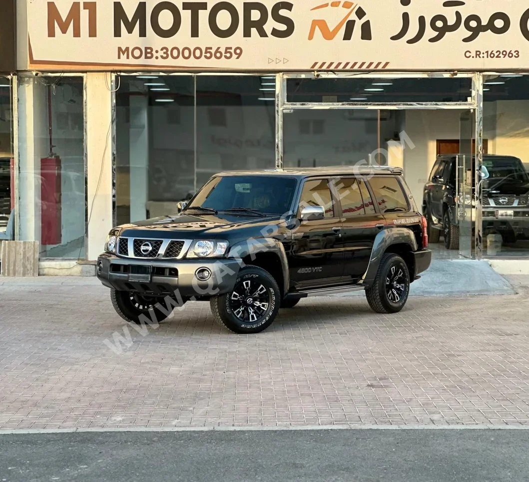 Nissan  Patrol  Super Safari  2024  Automatic  1,000 Km  6 Cylinder  Four Wheel Drive (4WD)  SUV  Black  With Warranty