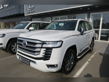 تويوتا  لاند كروزر  في اكس توين توربو  2025  اوتوماتيك  0 كم  6 سلندر  دفع رباعي  اس يو في  أبيض  تحت الضمان