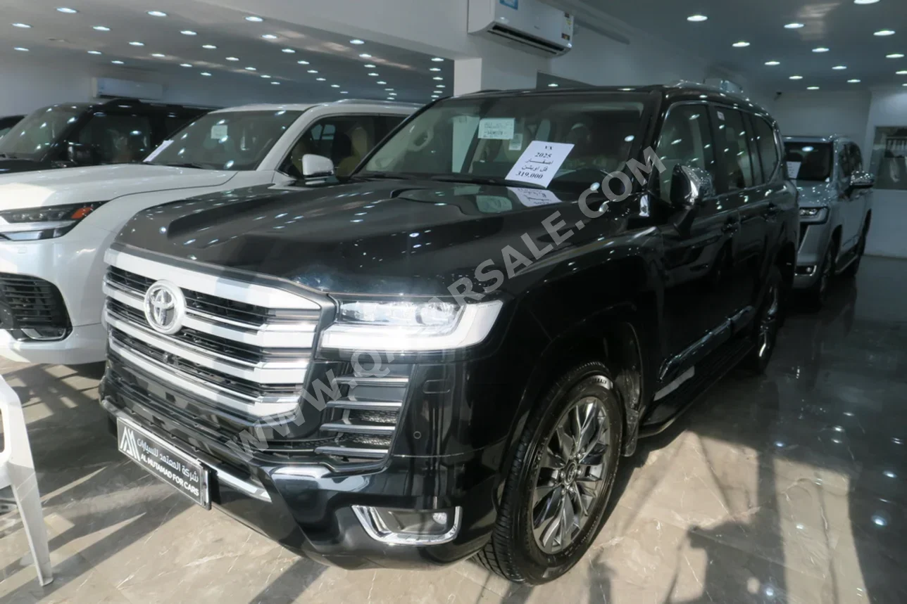 تويوتا  لاند كروزر  في اكس توين توربو  2025  اوتوماتيك  0 كم  6 سلندر  دفع رباعي  اس يو في  أسود  تحت الضمان