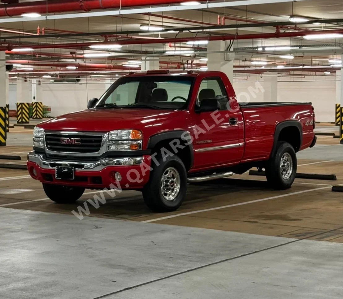 جي ام سي  سييرا  2500 HD  2006  اوتوماتيك  237,000 كم  8 سلندر  دفع رباعي  بيكب  أحمر