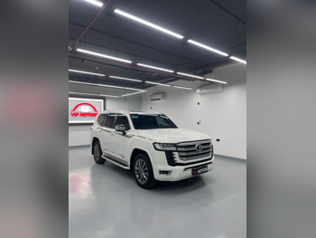 Toyota  Land Cruiser  VXR  2024  Automatic  3,000 Km  6 Cylinder  Four Wheel Drive (4WD)  SUV  White  With Warranty