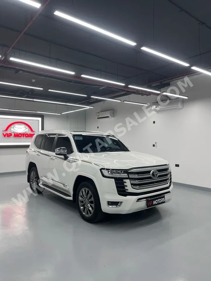 Toyota  Land Cruiser  VXR  2024  Automatic  3,000 Km  6 Cylinder  Four Wheel Drive (4WD)  SUV  White  With Warranty