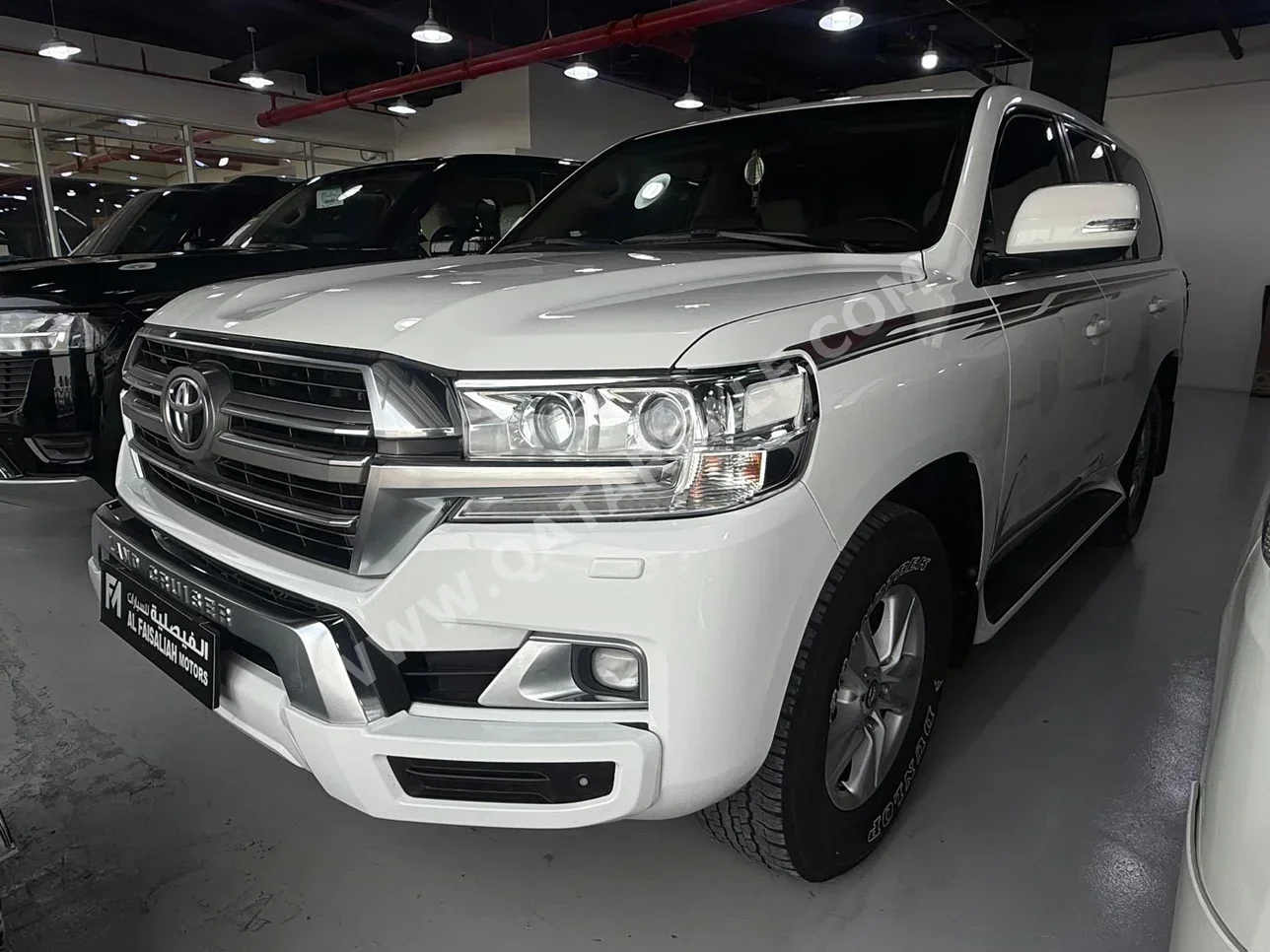 تويوتا لاند كروزر جي اكس ار 2020 اوتوماتيك 140,000 كم 6 سلندر دفع رباعي اس يو في أبيض