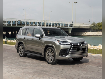 لكزس  ال اكس  600 في اي بي  2023  اوتوماتيك  31,000 كم  6 سلندر  دفع رباعي  اس يو في  فضي  تحت الضمان