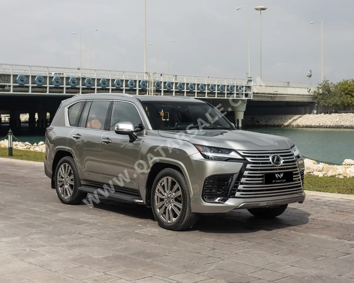 لكزس  ال اكس  600 في اي بي  2023  اوتوماتيك  31,000 كم  6 سلندر  دفع رباعي  اس يو في  فضي  تحت الضمان