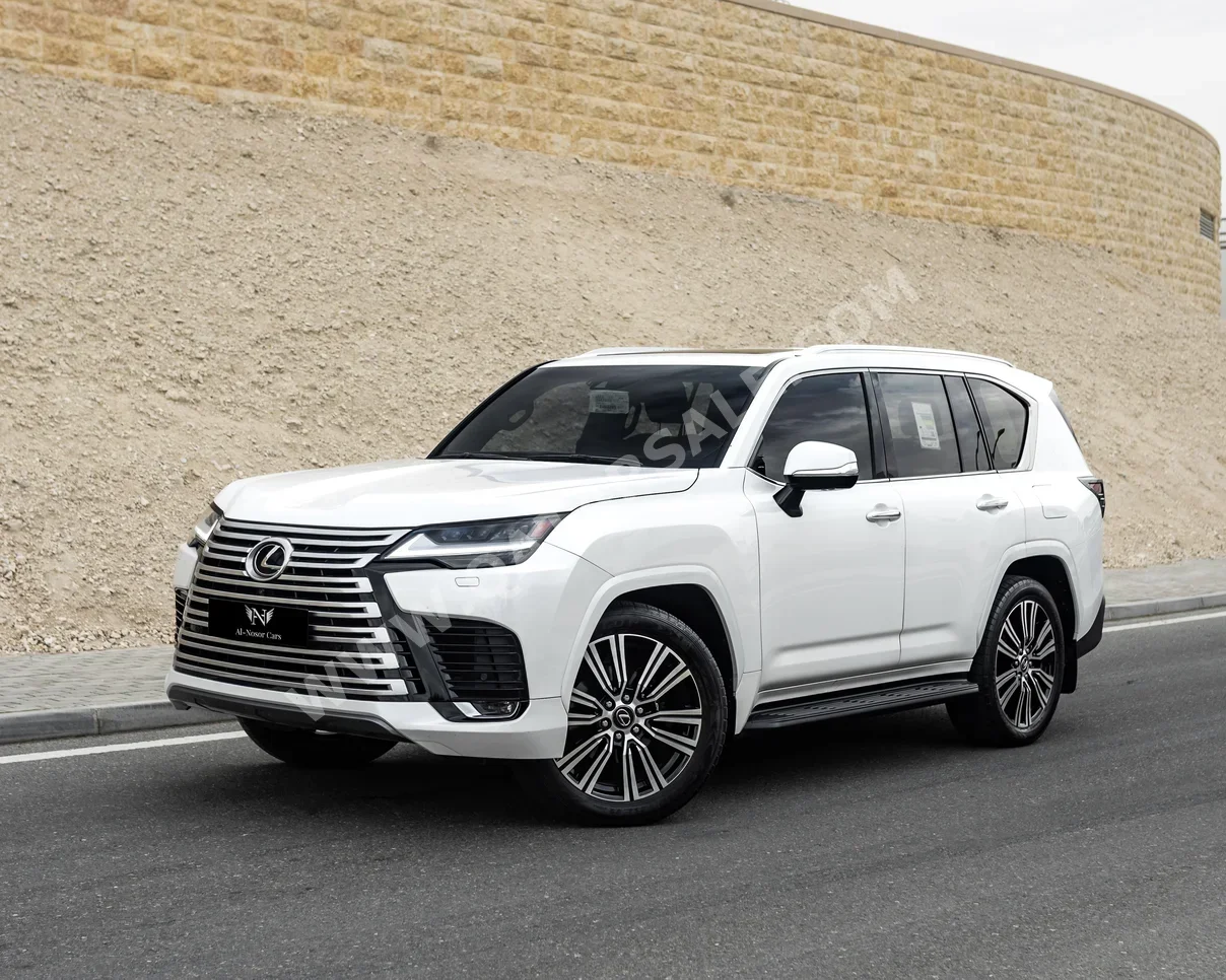 لكزس  ال اكس  600 لكجري  2024  اوتوماتيك  41,000 كم  6 سلندر  دفع رباعي  اس يو في  أبيض  تحت الضمان