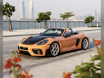 بورش  718  سباير اراس سوندرونش  2025  اوتوماتيك  1,000 كم  6 سلندر  دفع خلفي  كشف  برتقالي  تحت الضمان