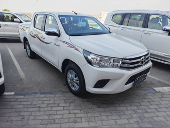 Toyota  Hilux  2026  Automatic  300 Km  4 Cylinder  Four Wheel Drive (4WD)  Pick Up  White  With Warranty