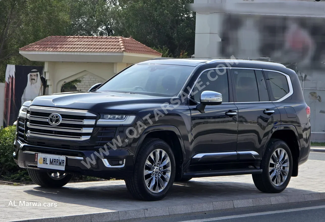 تويوتا  لاند كروزر  في اكس توين توربو  2022  اوتوماتيك  51,000 كم  6 سلندر  دفع رباعي  اس يو في  أسود